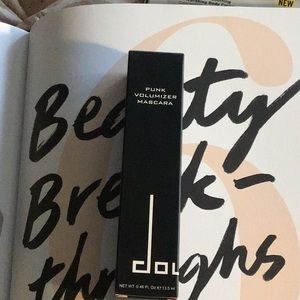 Punk Volumizer Mascara